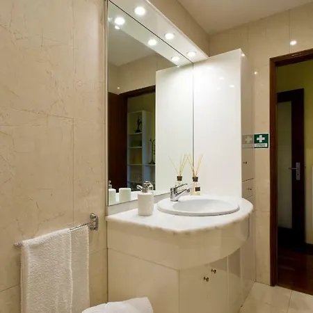 Flat Apartment *